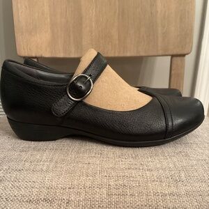 Women’s Size 40 Wide Dansko “Fawna” Mary Jane Work Shoes